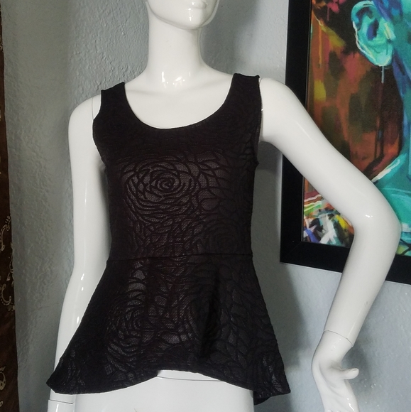 Top - Picture 2 of 4